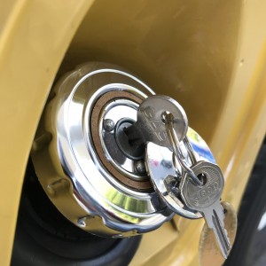 Stant G95 chrome locking gas cap